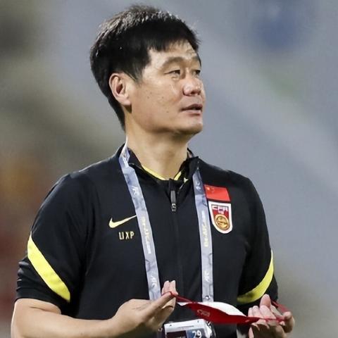 国足名单最新动态：2025年与2024年对比及备战2026世界杯预选赛