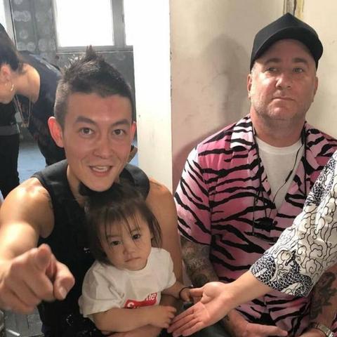 陈冠希重返娱乐圈，新动向备受瞩目