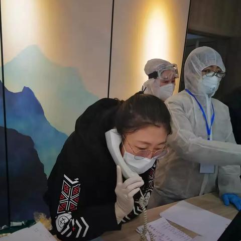 齿白唇红